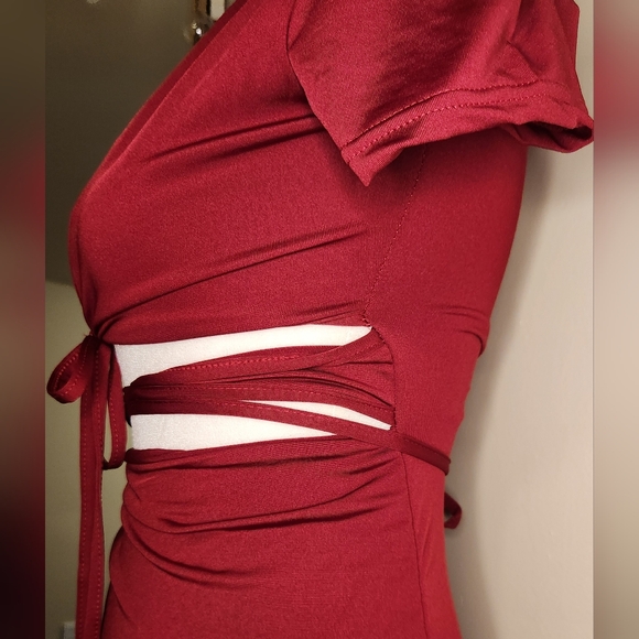 Elegant SHEIN XS Red Dress with Cut-Out Strappy Stretch SEXY Design - Picture 3 of 8